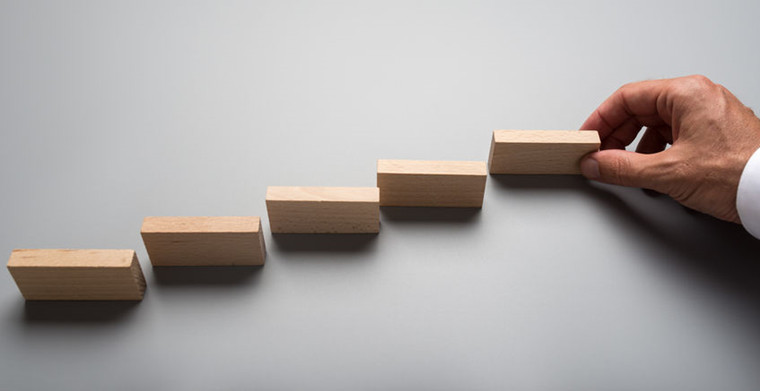 哪种情况下,卖家可以向亚马逊平台申诉索赔多收取的款项?