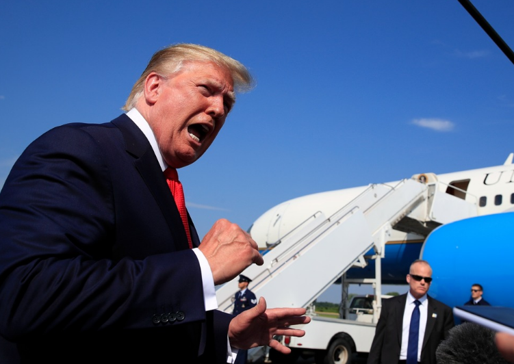 特朗普再次炮轰英国驻美大使:非常愚蠢 特朗普再次炮轰英国驻美大使:非常愚蠢