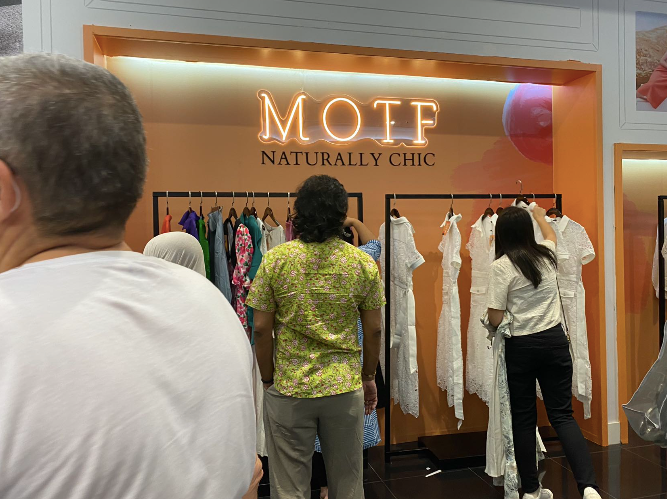 实地探访SHEIN在中东的第一个快闪店