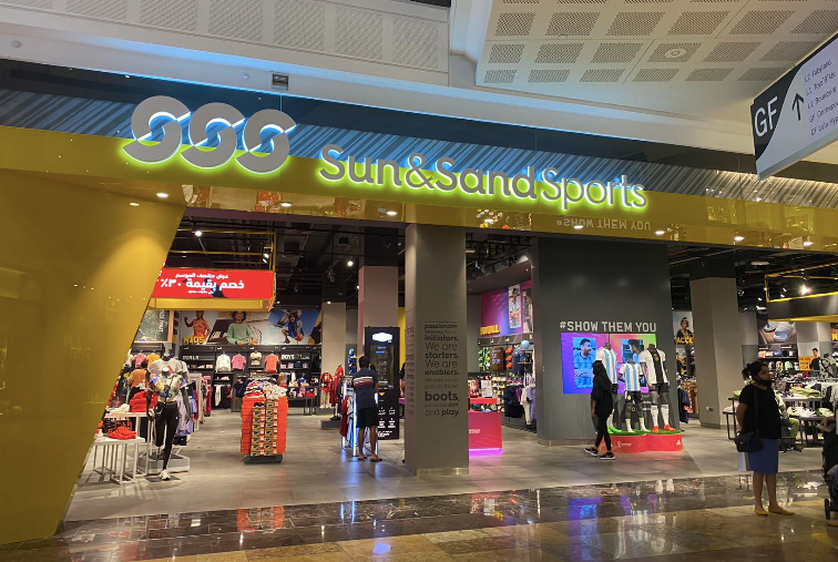 实地探访SHEIN在中东的第一个快闪店