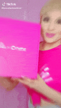 “流行色+KOL”，服装品牌收割社交流量的新式组合拳？