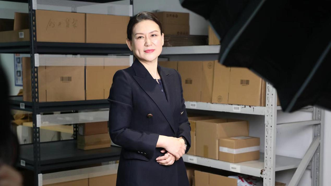 1655952828628062.png 递四方董事长曹光获评第十四届“深商”风云人物