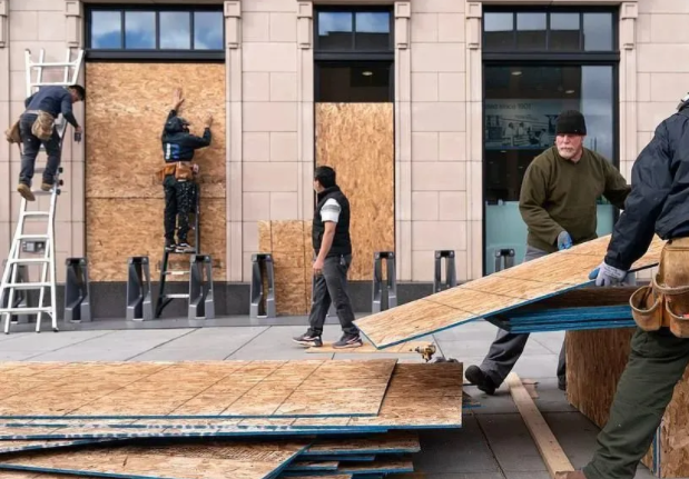 1604977836725334.jpg 美国双“0元购”堪比战场,卖家如何避免包裹被抢?